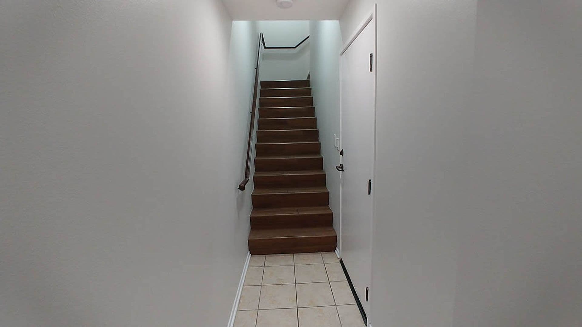 Granada Hills Apartment: 11541 Blucher Ave