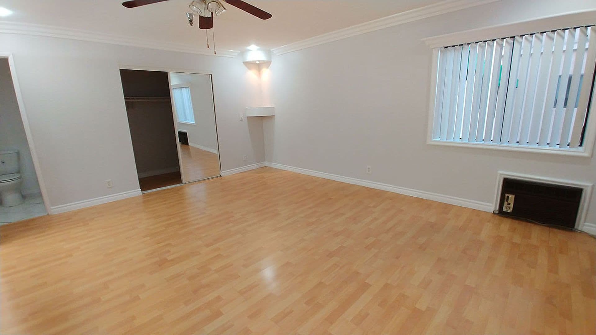 Hollywood Hills Apartment: 2069 N. Argyle Ave.