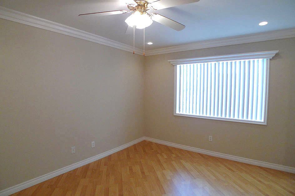 Van Nuys Apartment: 13805 Sherman Way