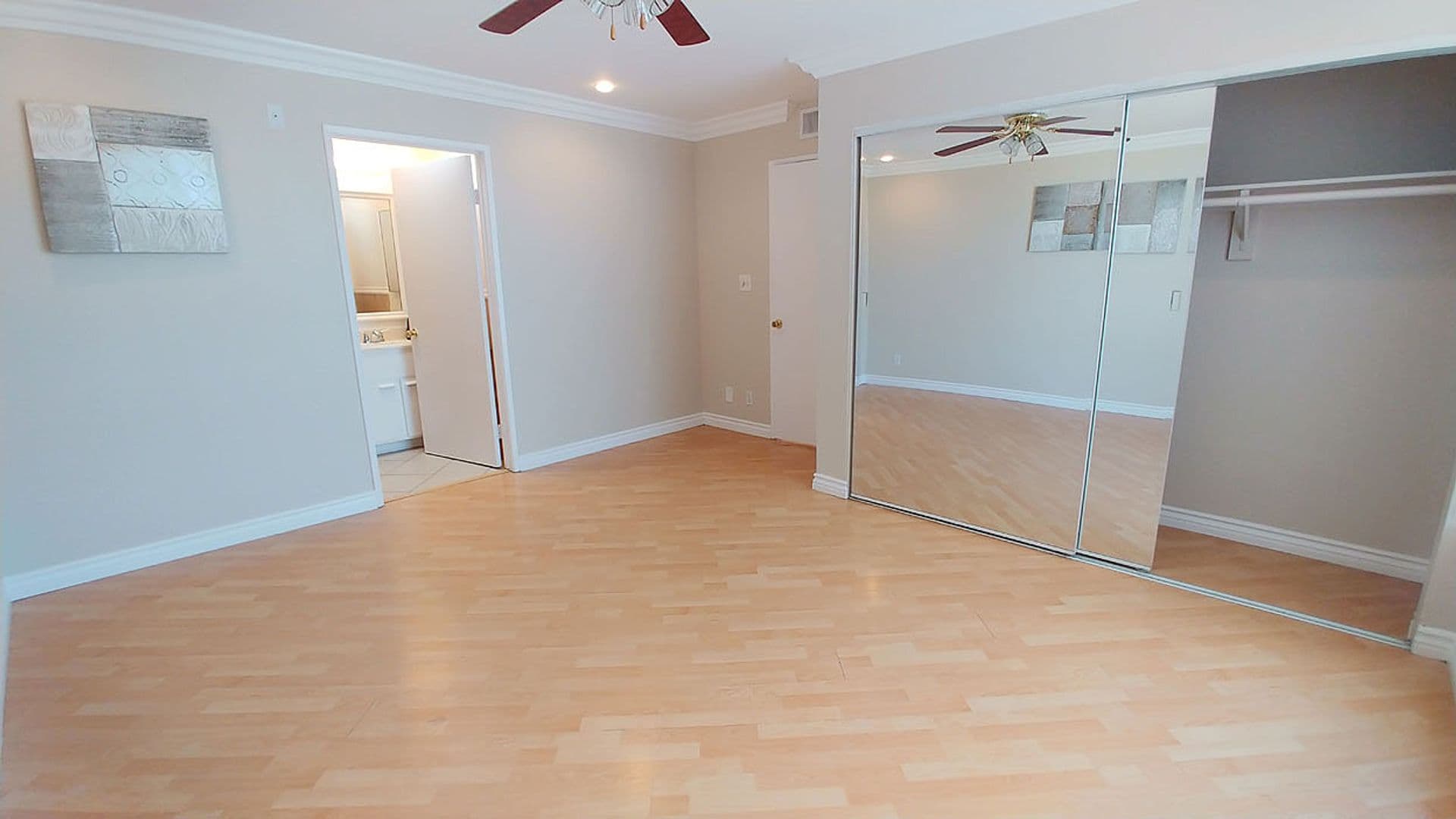 Hollywood Apartment: 940 N. Ardmore Ave.