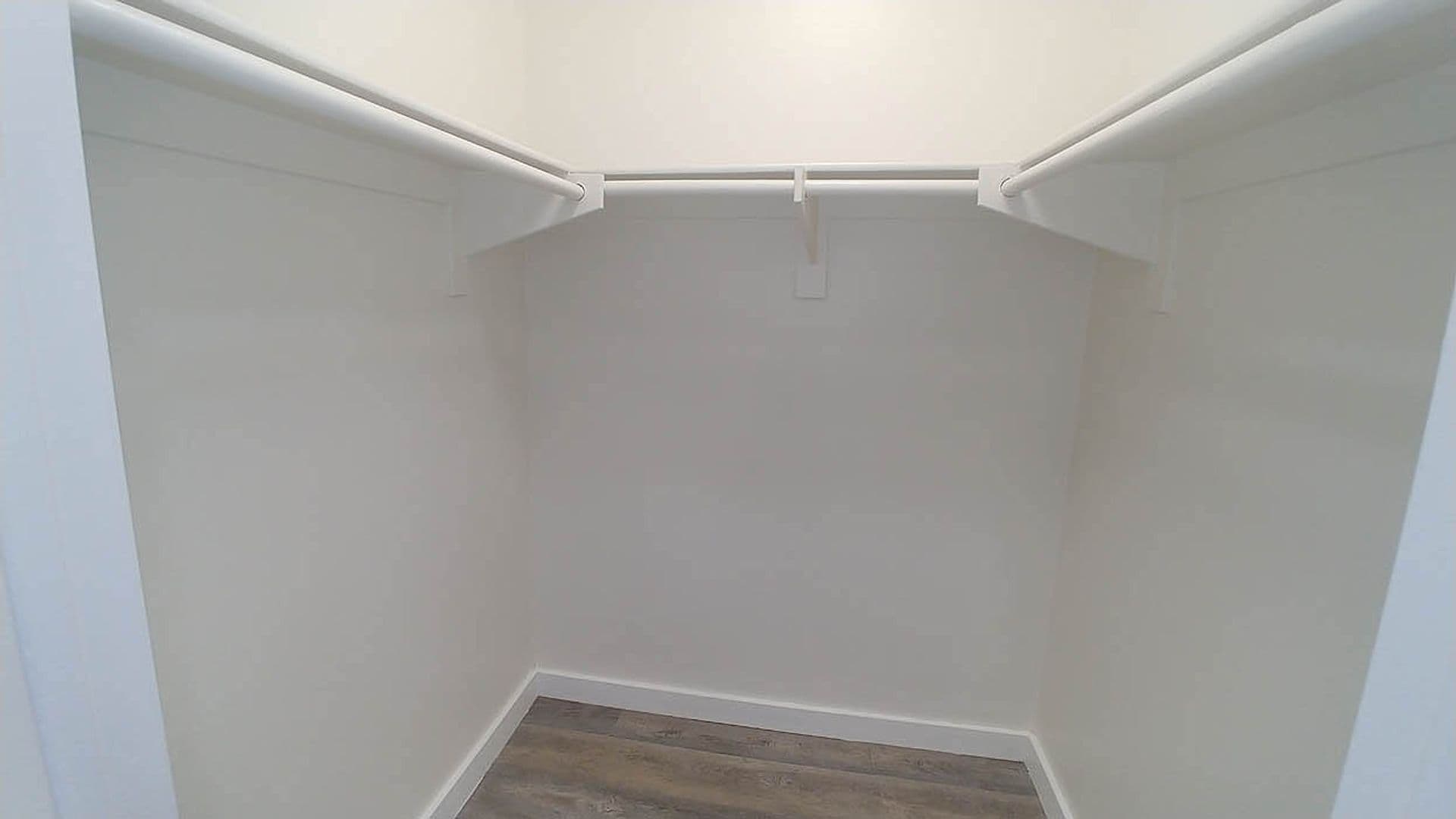 Hollywood Hills Apartment: 2020 N. Beachwood Dr.