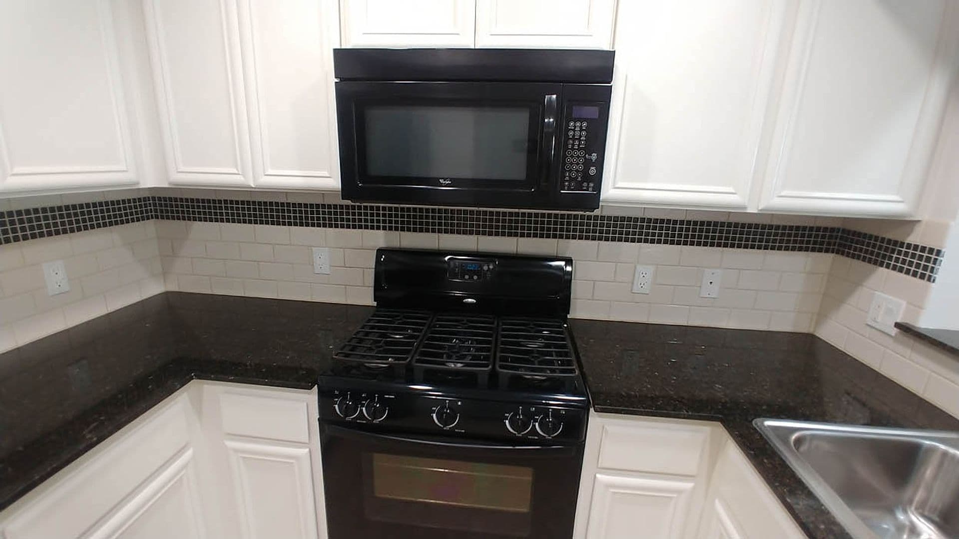 Granada Hills Apartment: 11541 Blucher Ave