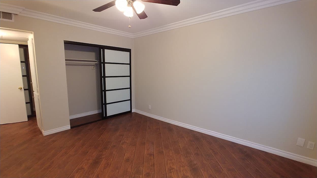 Hollywood Apartment: 1730 N. Gramercy Pl.