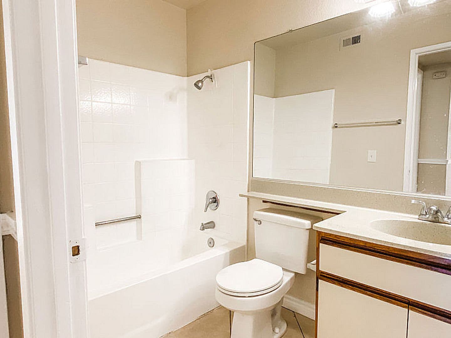 Rialto Apartment: 1414 N. Riverside Ave.