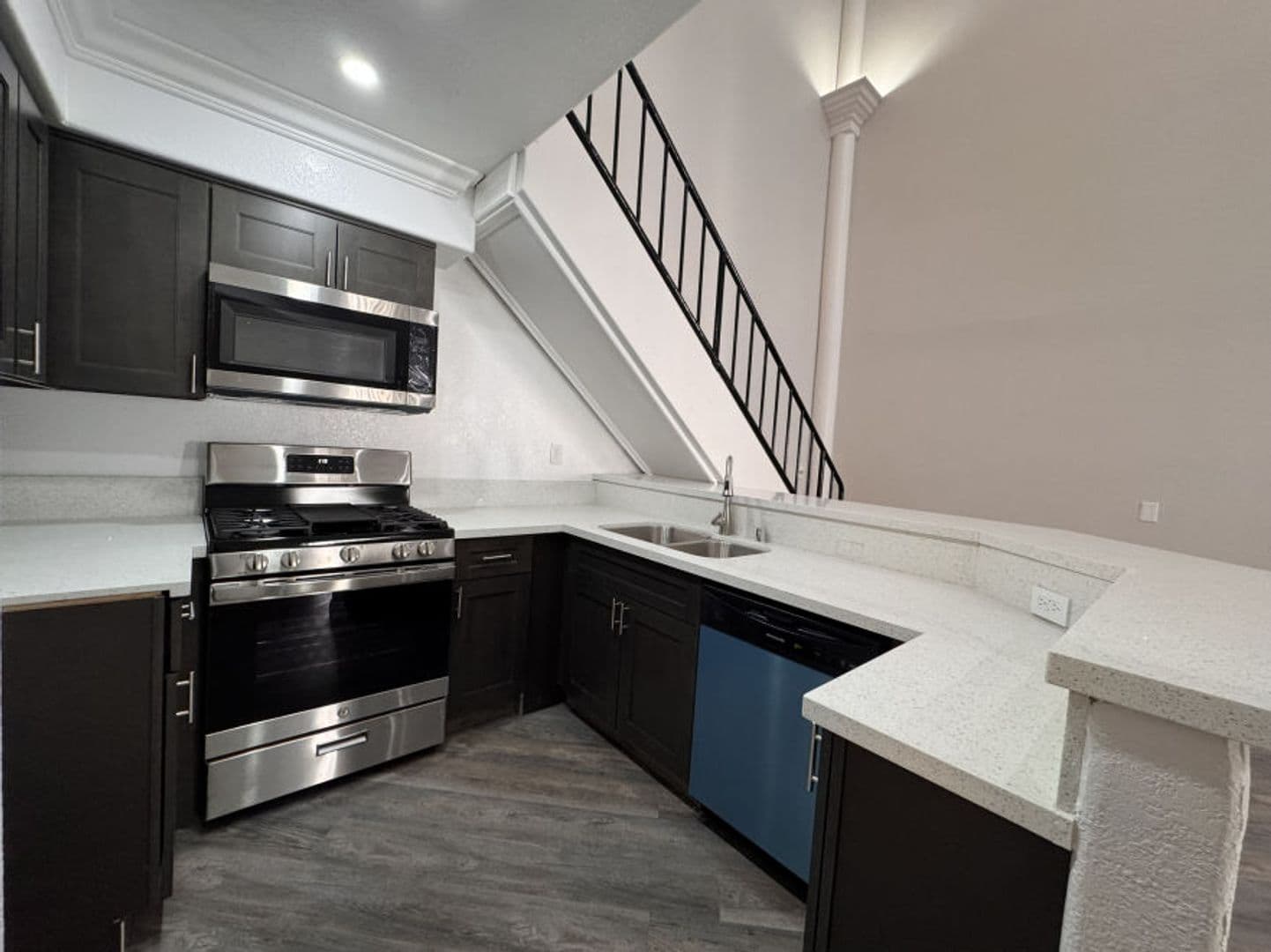 Rialto Apartment: 1414 N. Riverside Ave.
