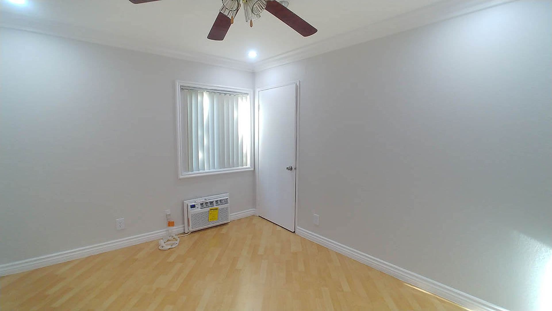 Hollywood Hills Apartment: 2069 N. Argyle Ave.