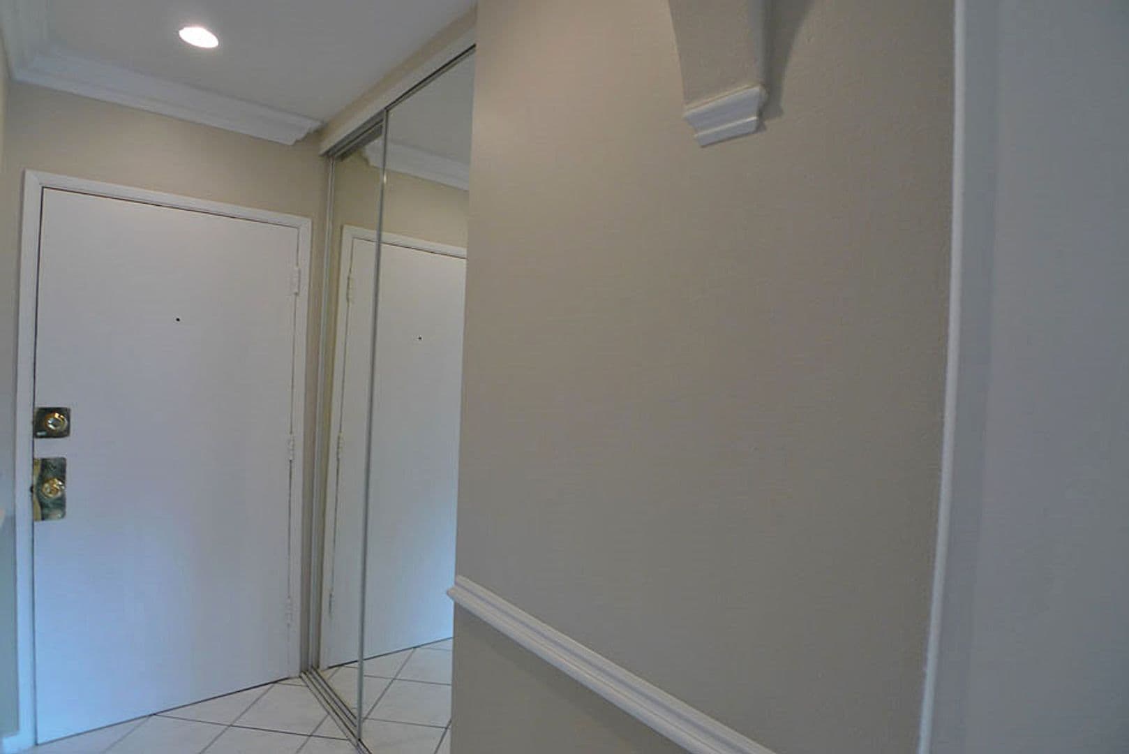 Hollywood Hills Apartment: 2212 N. Cahuenga Blvd.