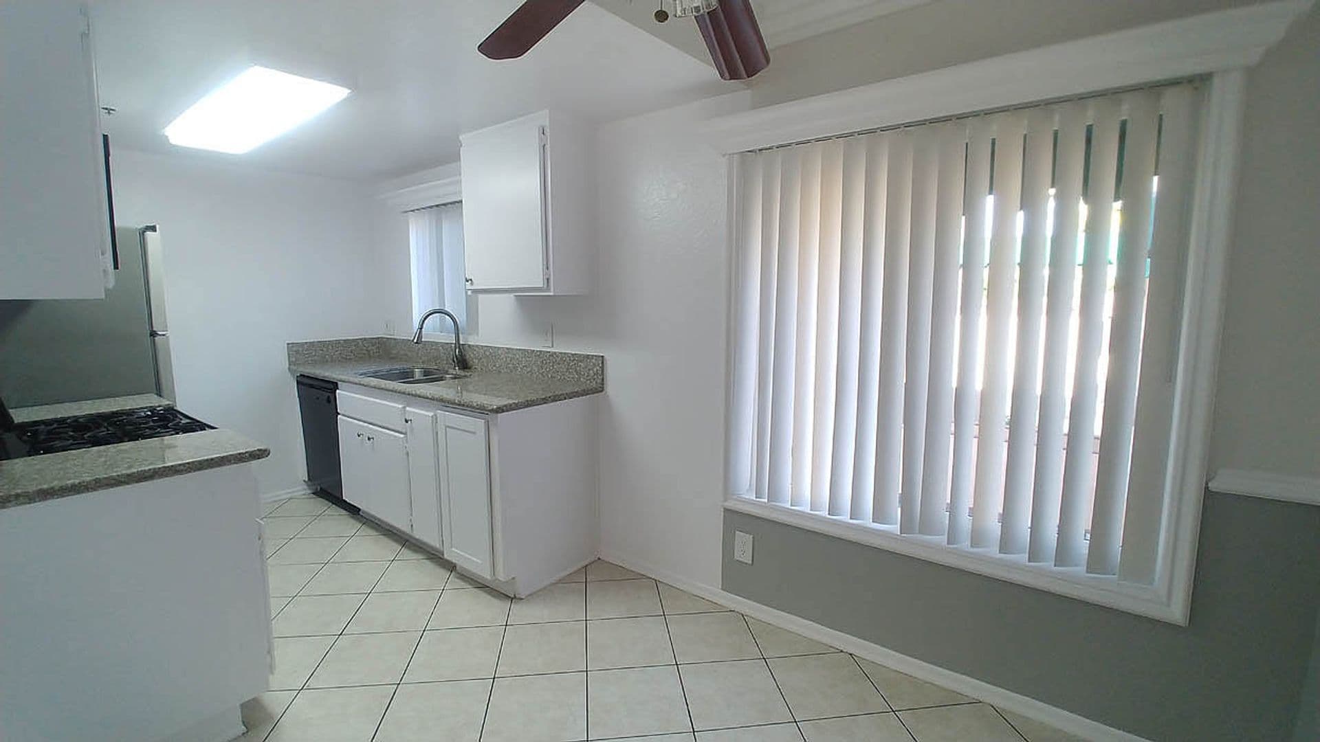 Hollywood Hills Apartment: 2069 N. Argyle Ave.
