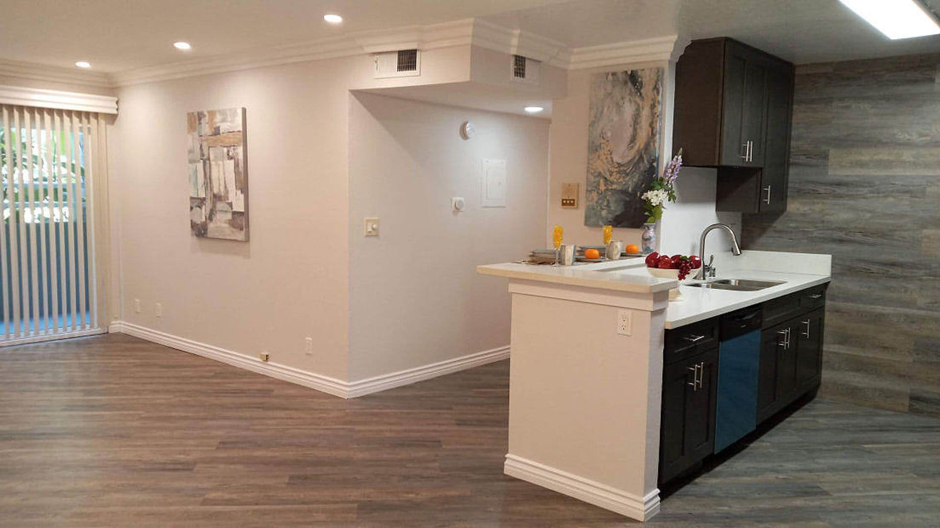 Van Nuys Apartment: 7440 N. Sepulveda Blvd.