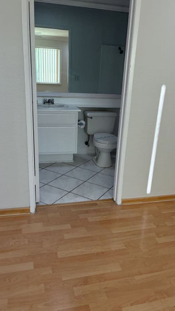Van Nuys Apartment: 13805 Sherman Way