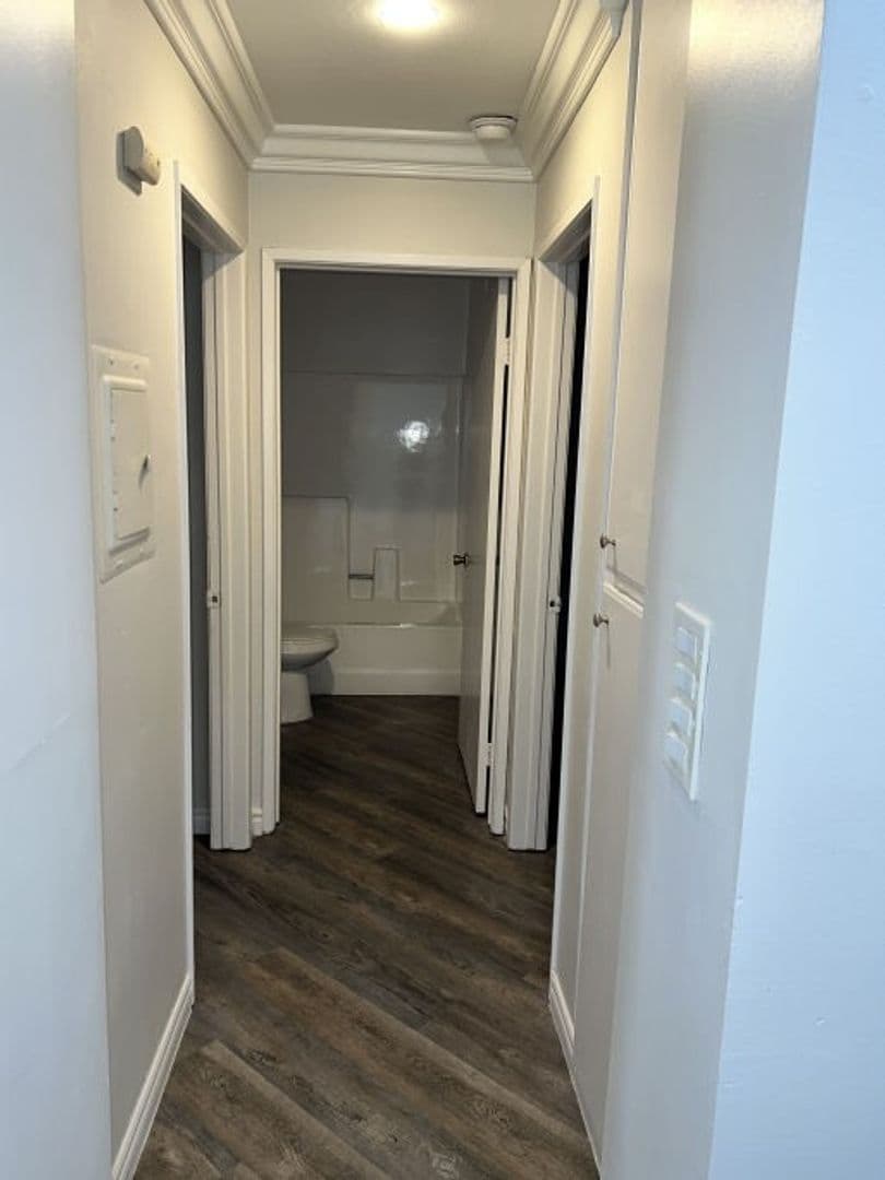 North Hills Apartment: 8950 Memory Park Ave.