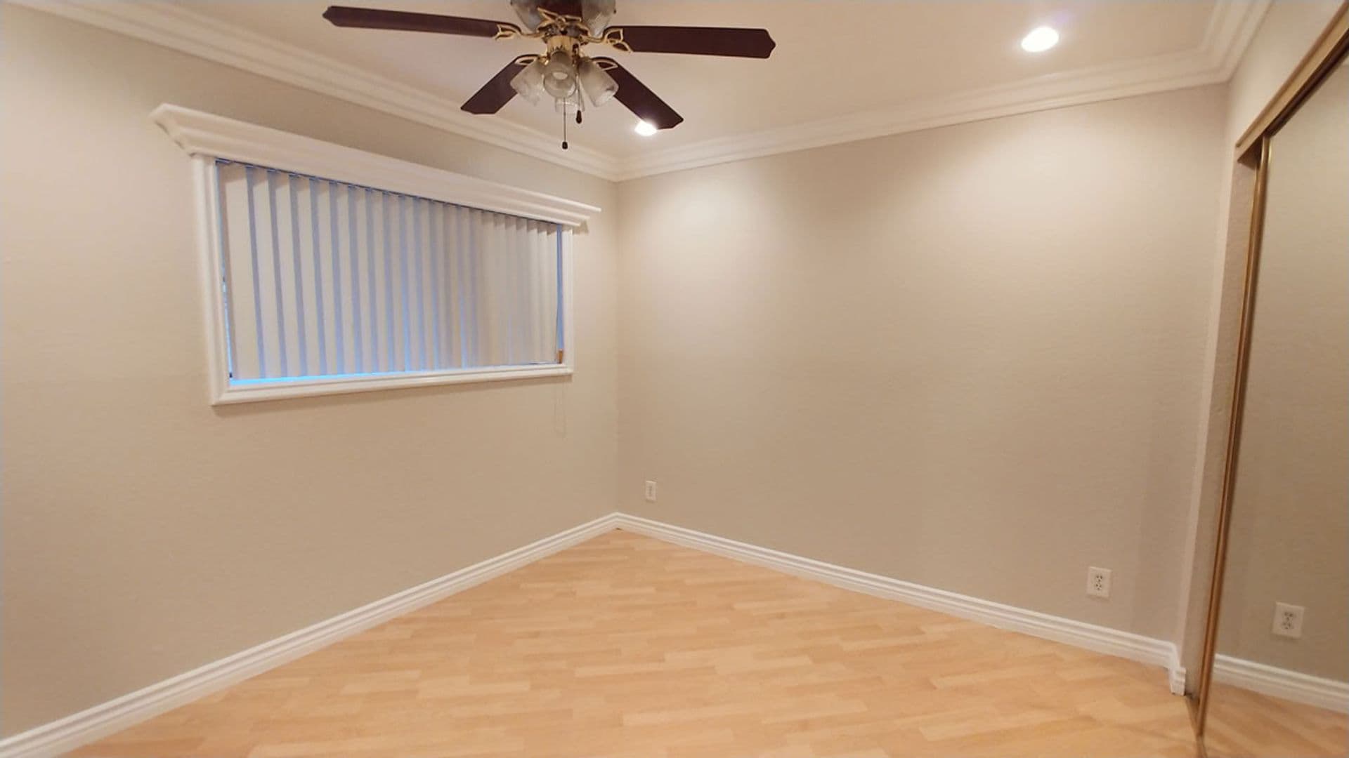 Hollywood Hills Apartment: 2069 N. Argyle Ave.