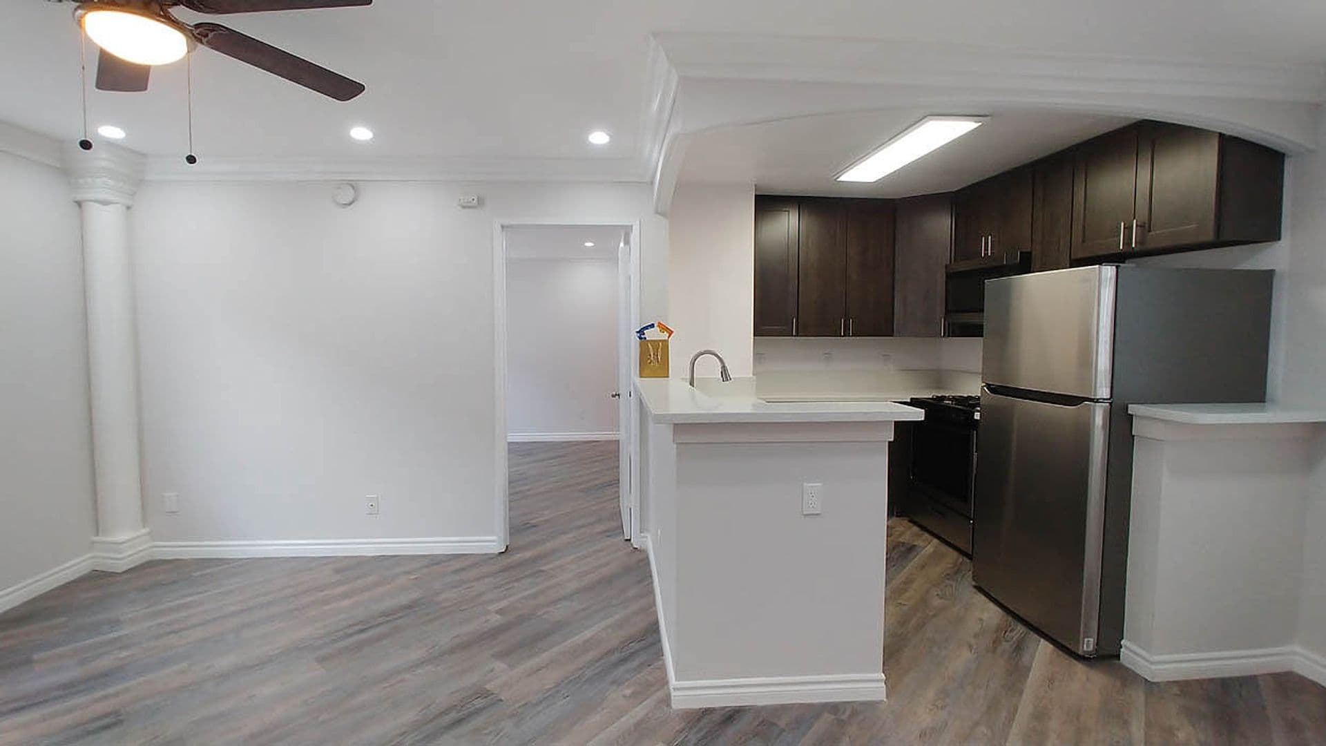Panorama City Apartment: 14242 Roscoe Blvd.