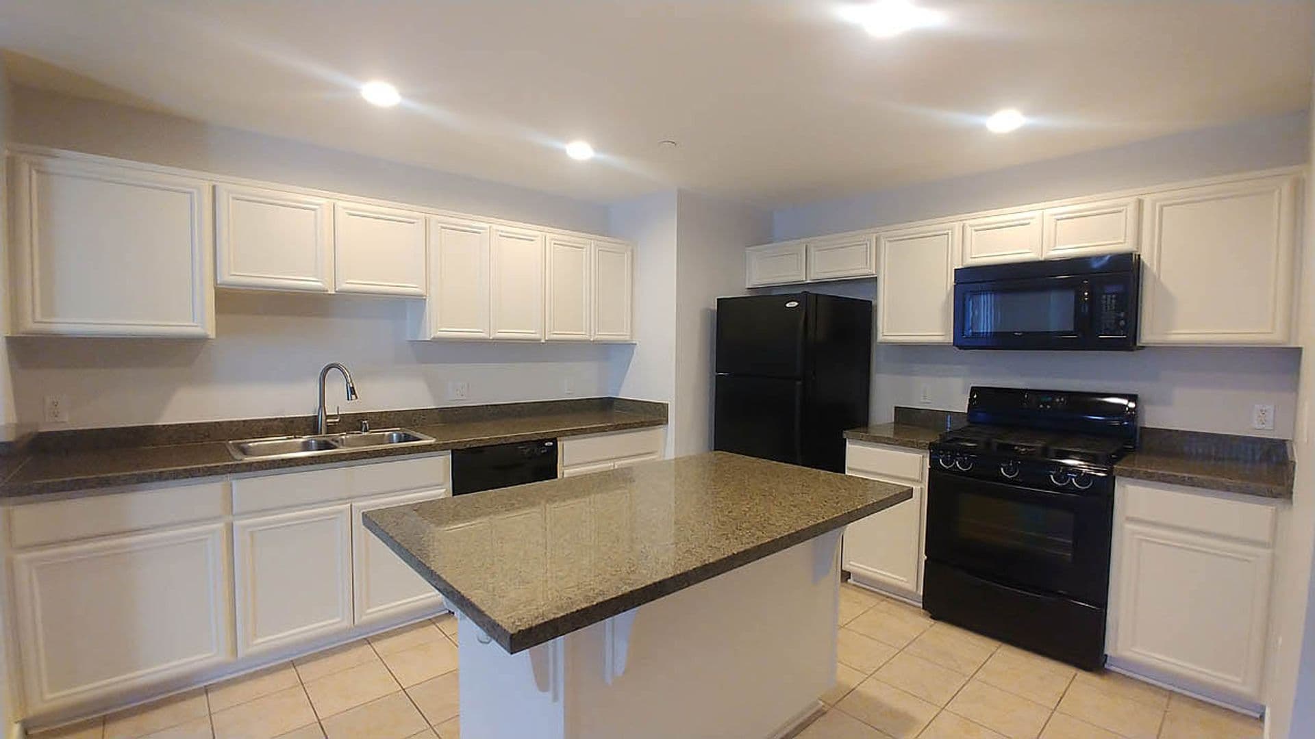 Granada Hills Apartment: 11541 Blucher Ave