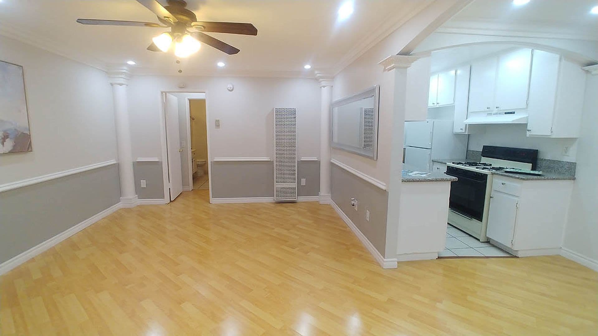 North Hollywood Apartment: 11737 Vanowen St.