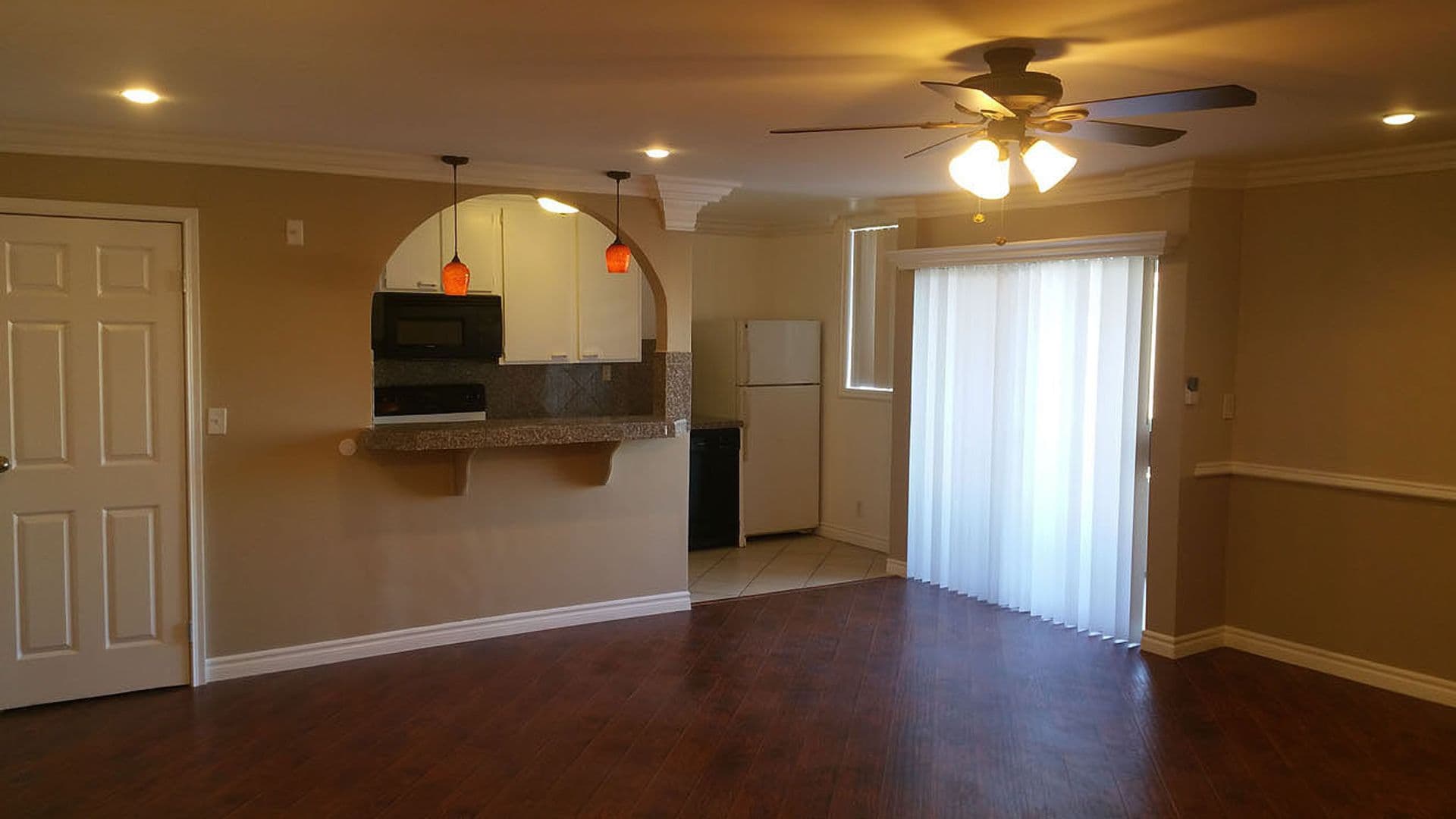 Hollywood Apartment: 940 N. Ardmore Ave.