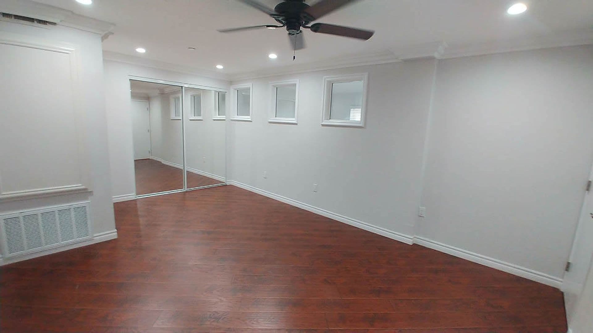 Granada Hills Apartment: 11541 Blucher Ave