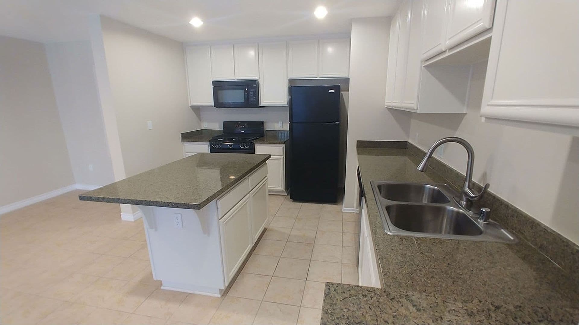 Granada Hills Apartment: 11541 Blucher Ave