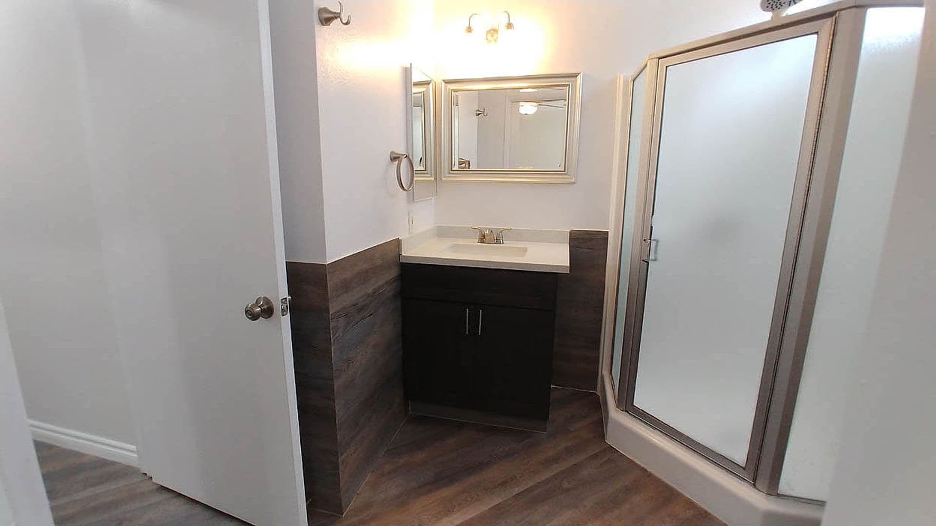 Panorama City Apartment: 14242 Roscoe Blvd.