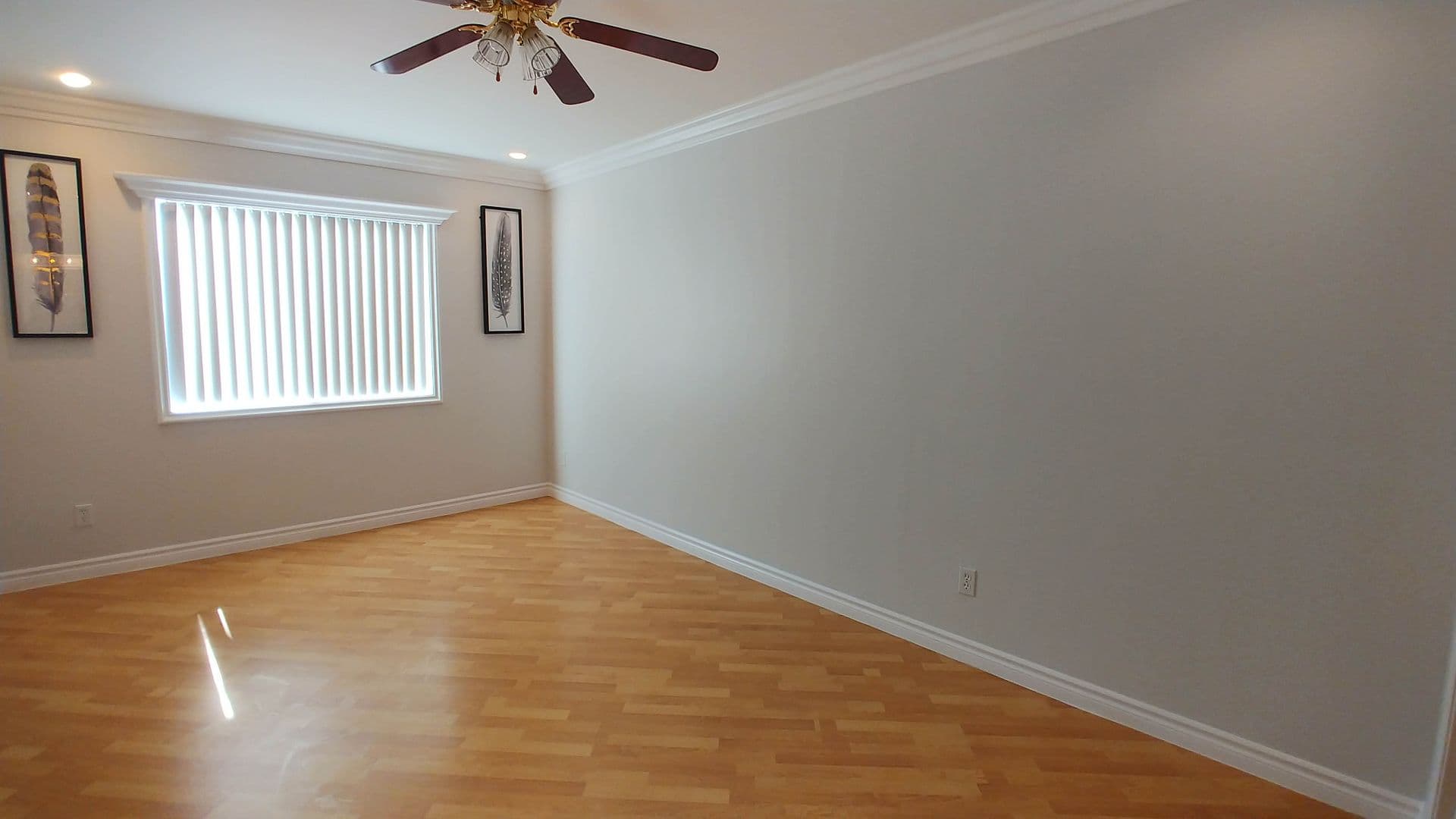 Hollywood Apartment: 6010 Romaine St.