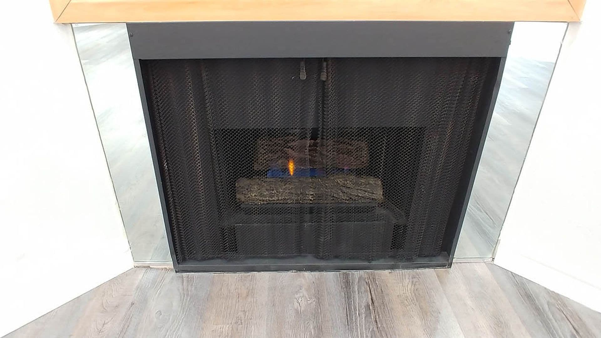 Panorama City Apartment: 14242 Roscoe Blvd.
