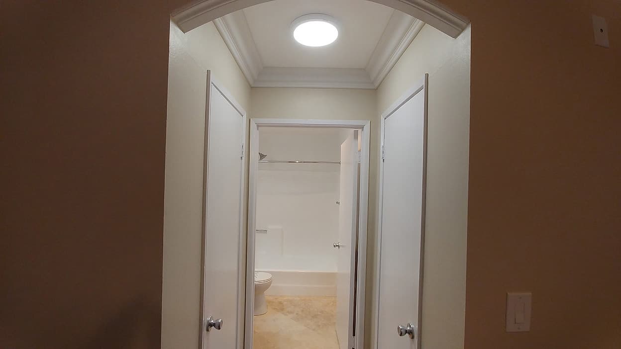 Toluca Lake Apartment: 10741 Camarillo St.
