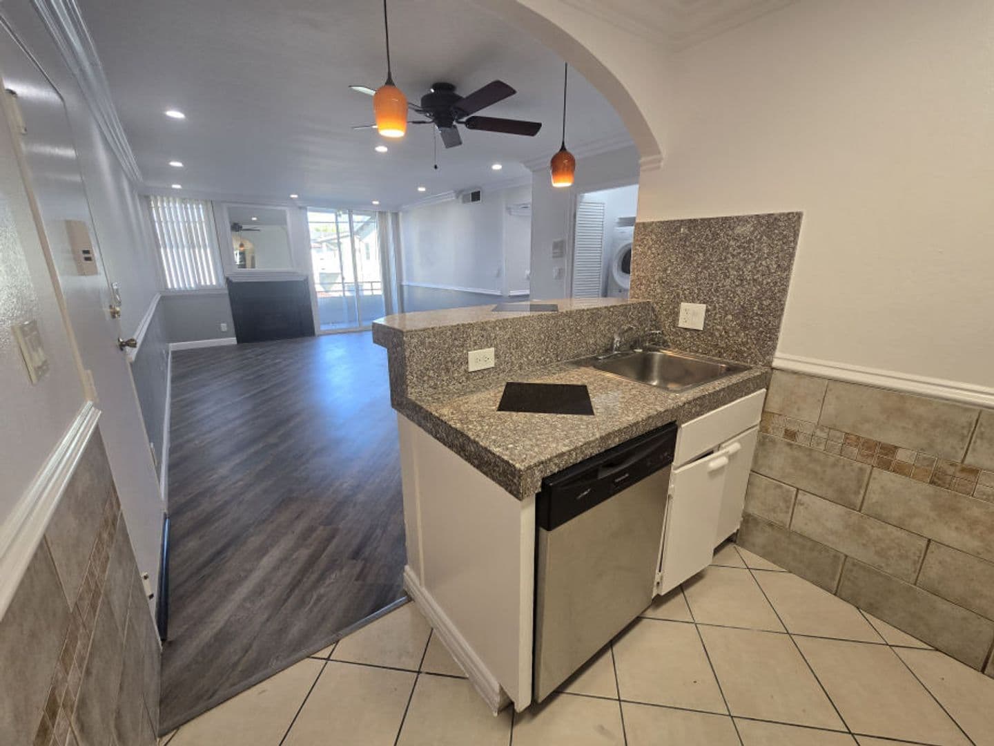 Hollywood Apartment: 940 N. Ardmore Ave.