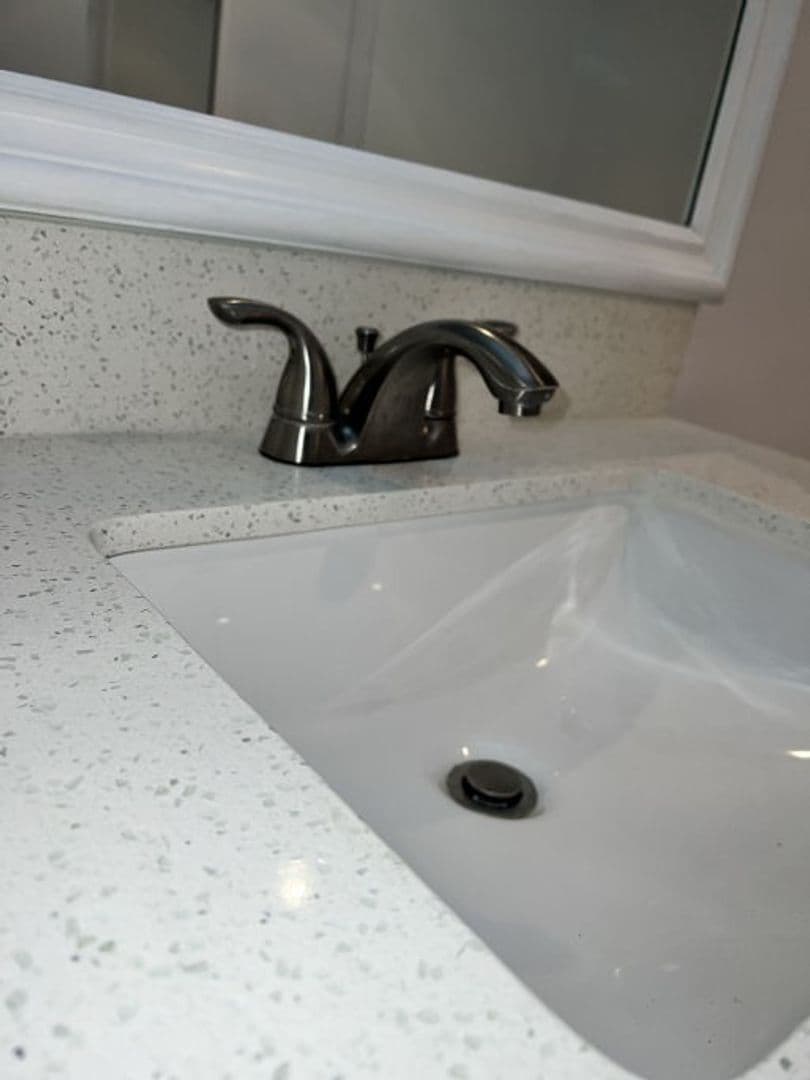 North Hills Apartment: 8950 Memory Park Ave.