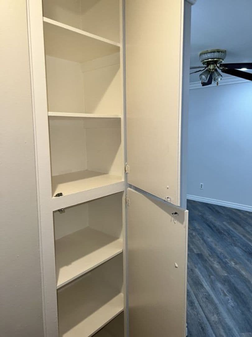 North Hills Apartment: 8950 Memory Park Ave.