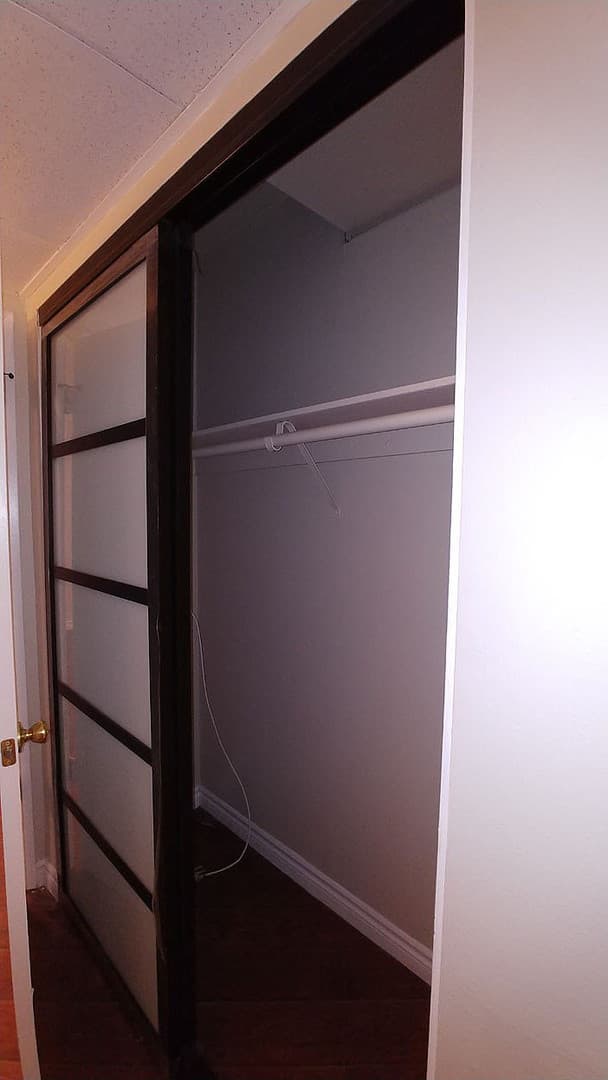 Hollywood Apartment: 1730 N. Gramercy Pl.