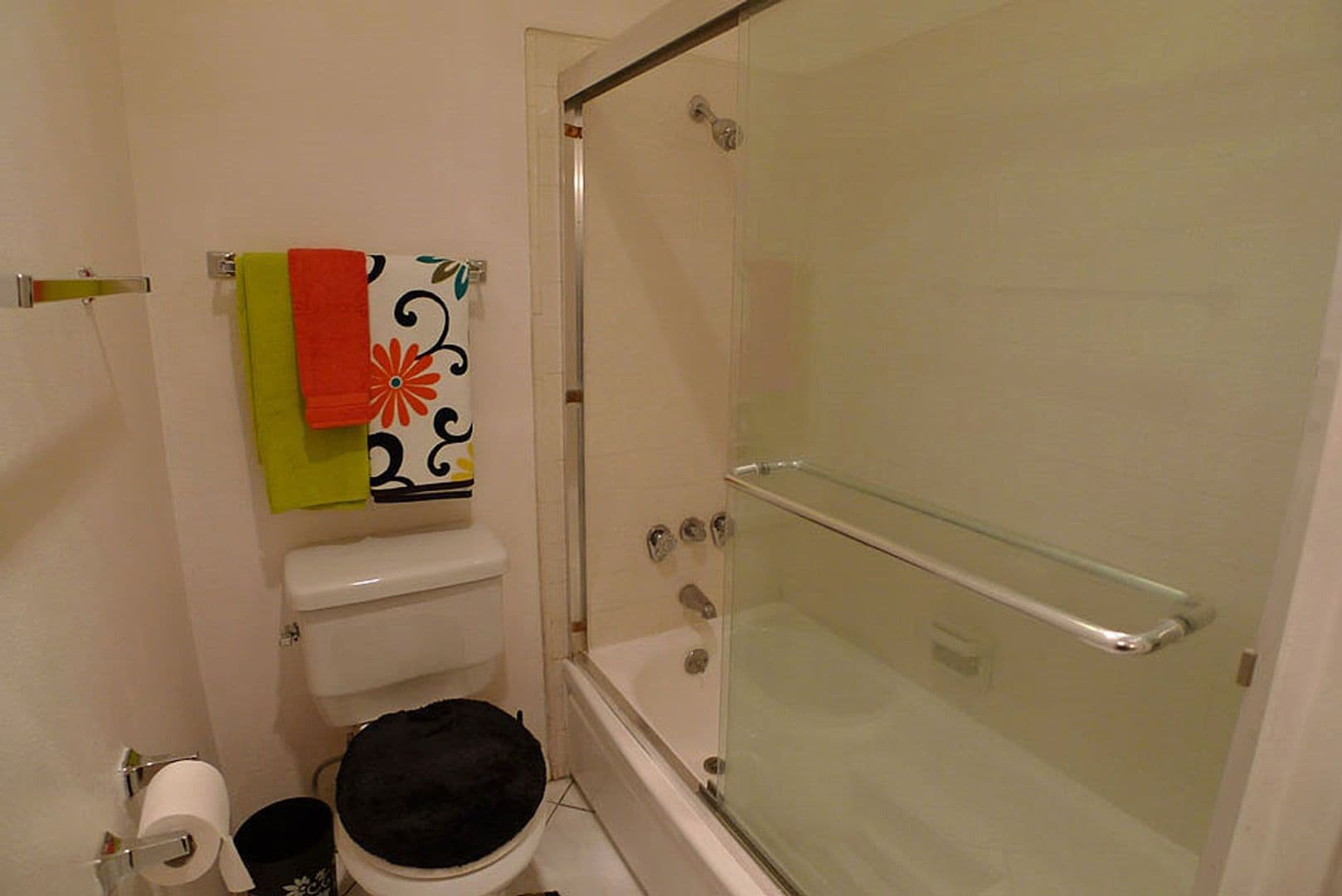 Hollywood Hills Apartment: 2212 N. Cahuenga Blvd.