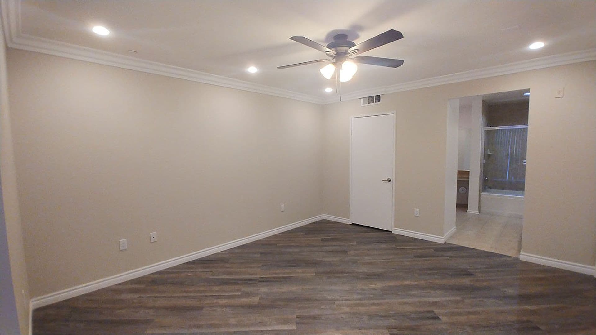 Granada Hills Apartment: 11541 Blucher Ave