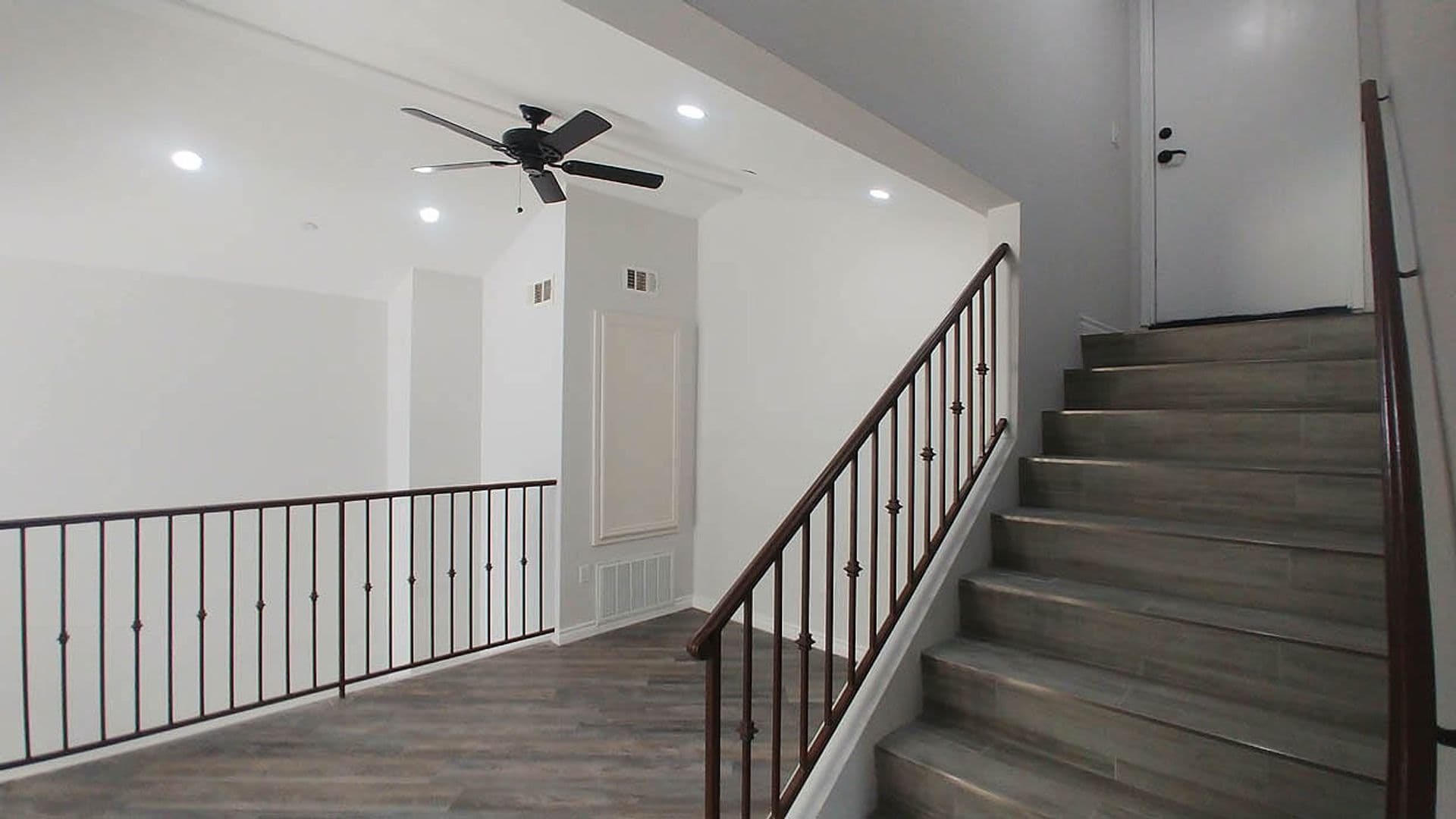 Granada Hills Apartment: 11541 Blucher Ave
