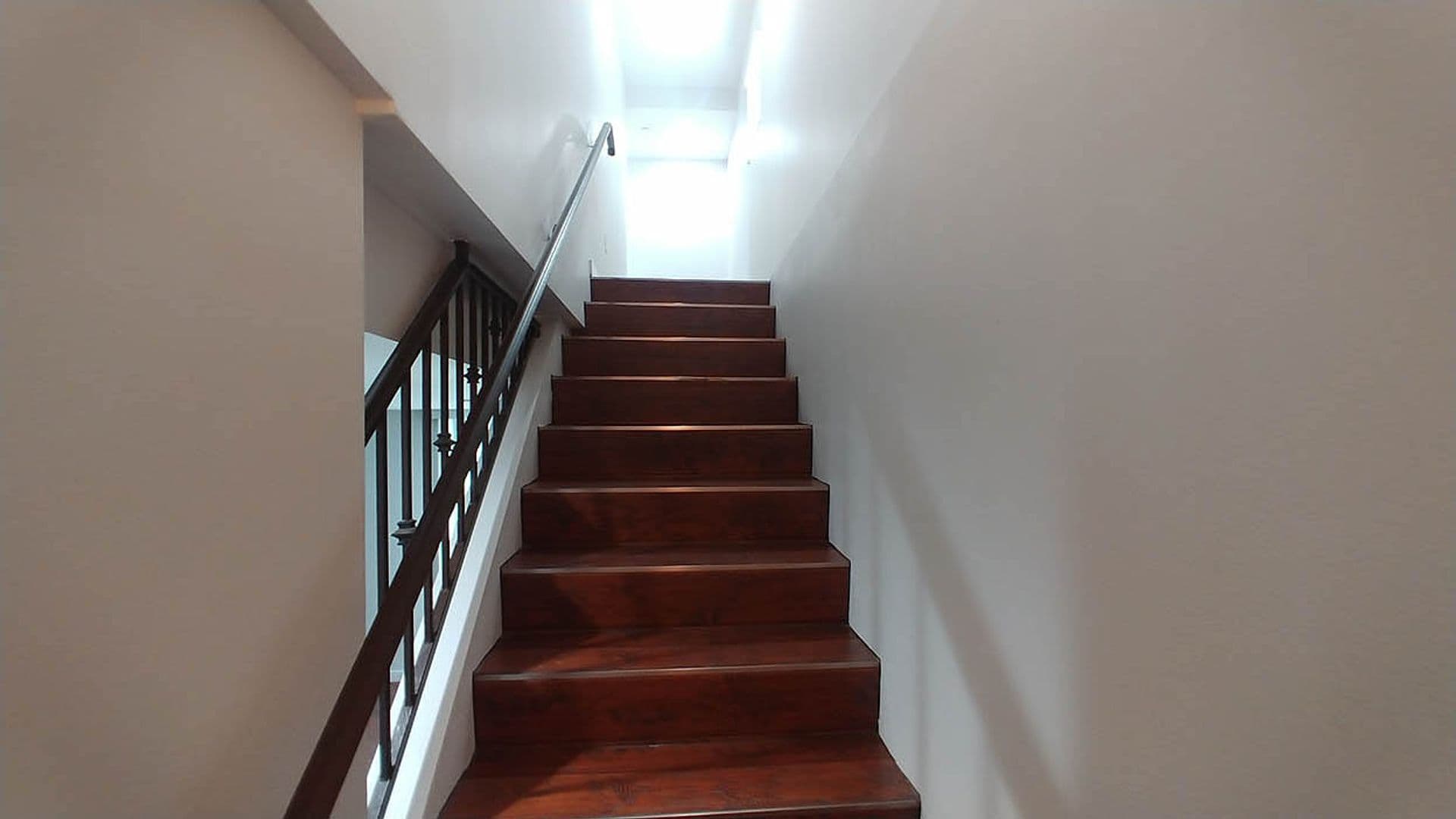 Granada Hills Apartment: 11541 Blucher Ave