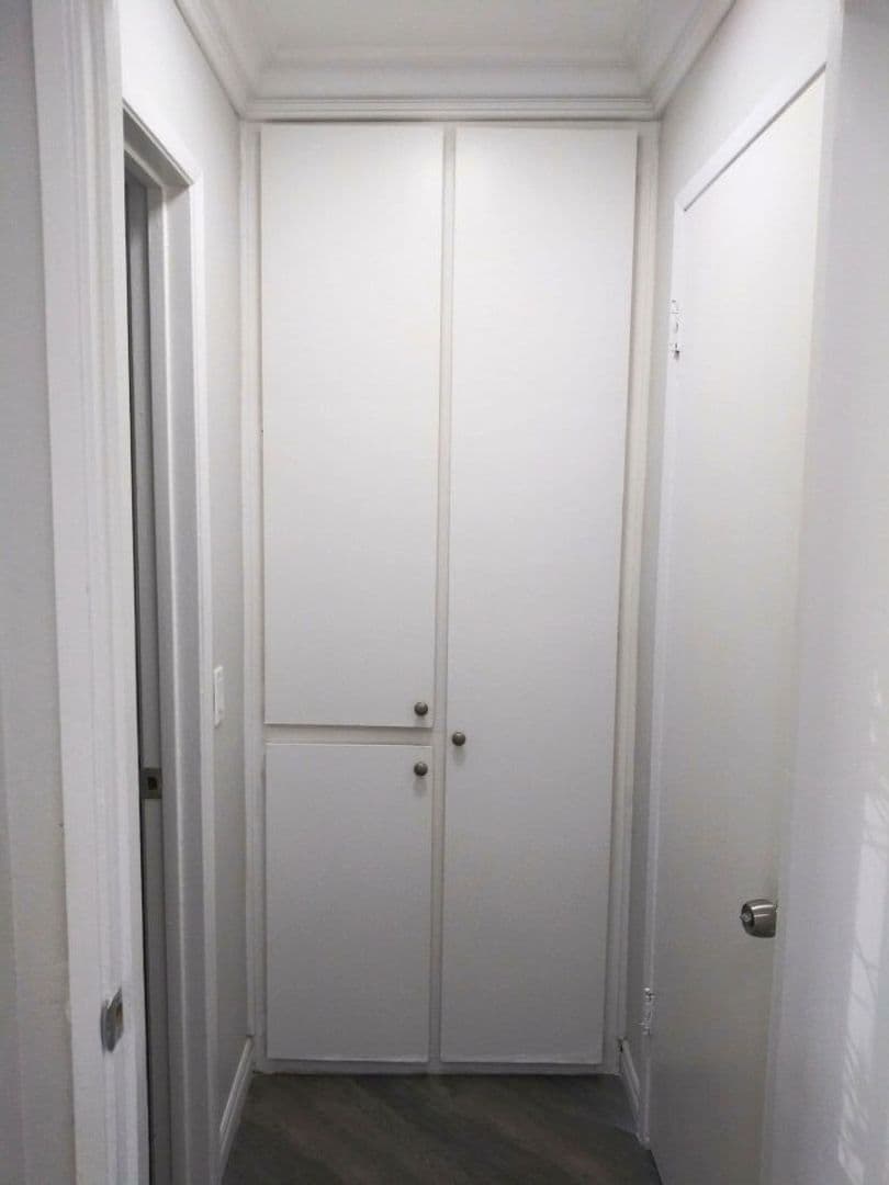 North Hollywood Apartment: 11737 Vanowen St.