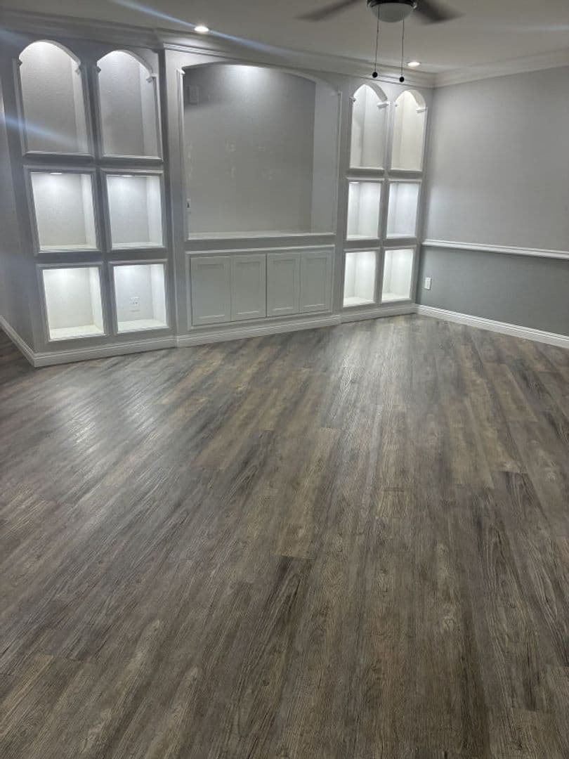 Van Nuys Apartment: 13805 Sherman Way