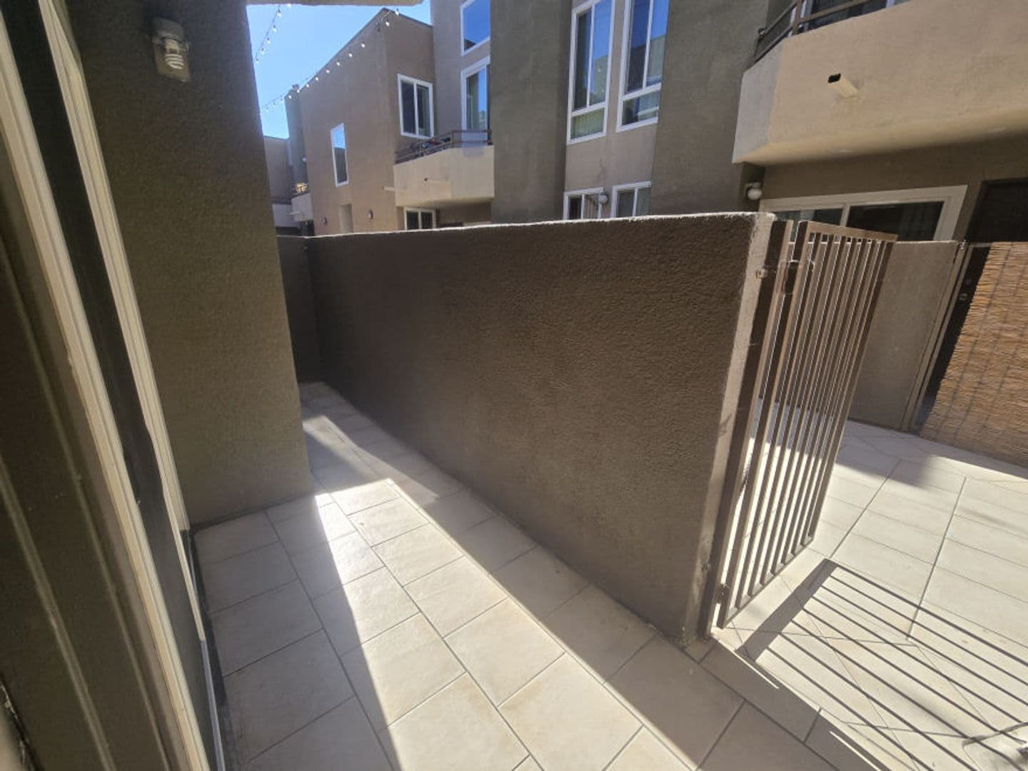 Hollywood Apartment: 940 N. Ardmore Ave.
