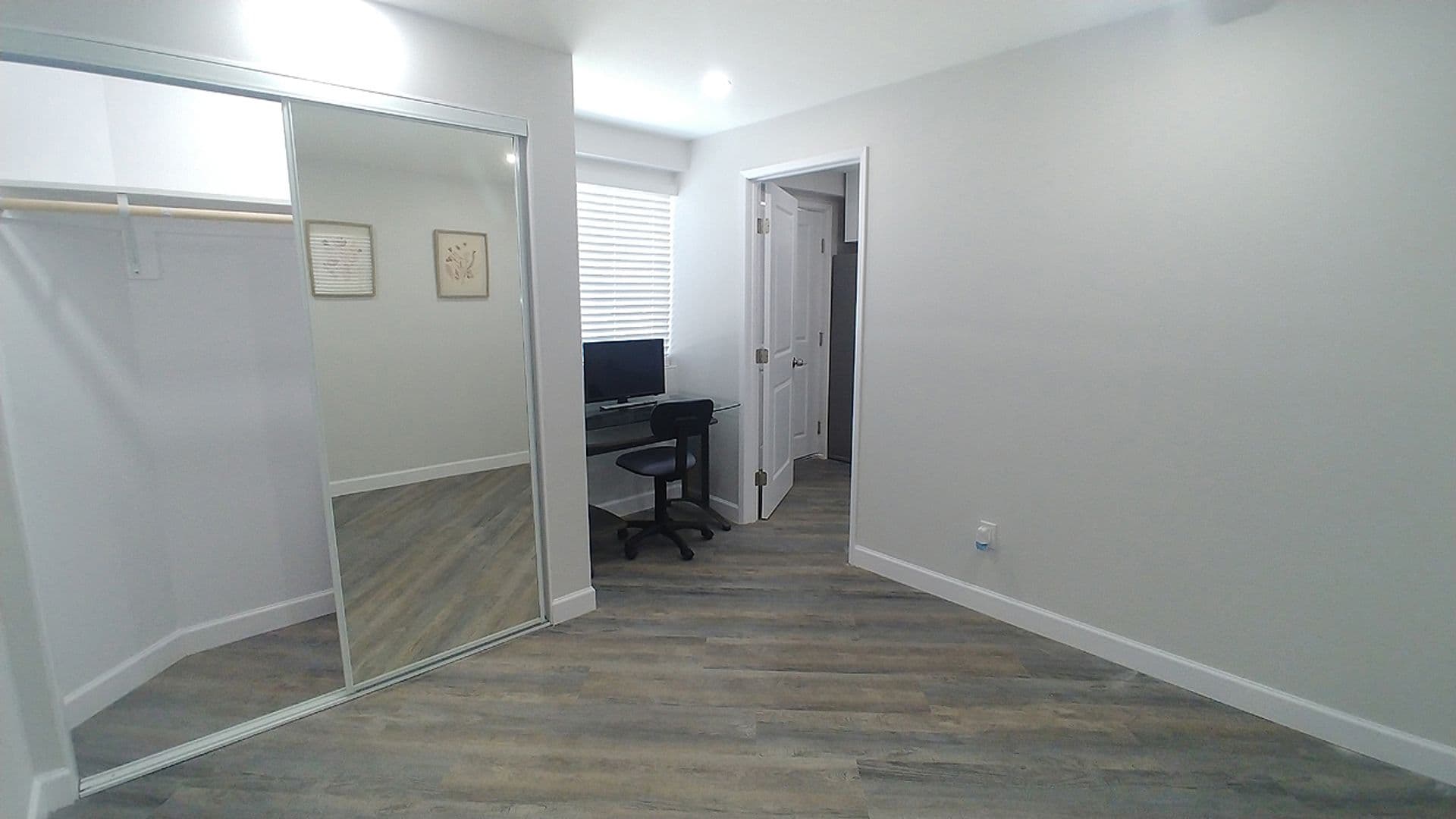 Hollywood Apartment: 940 N. Ardmore Ave.