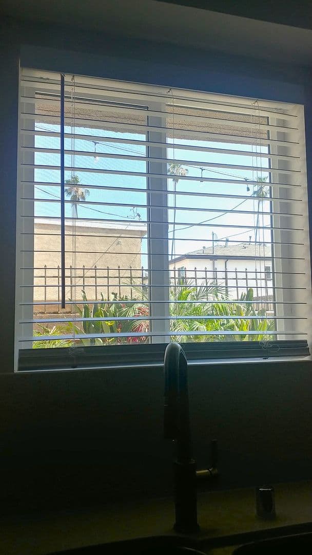 Hollywood Apartment: 940 N. Ardmore Ave.