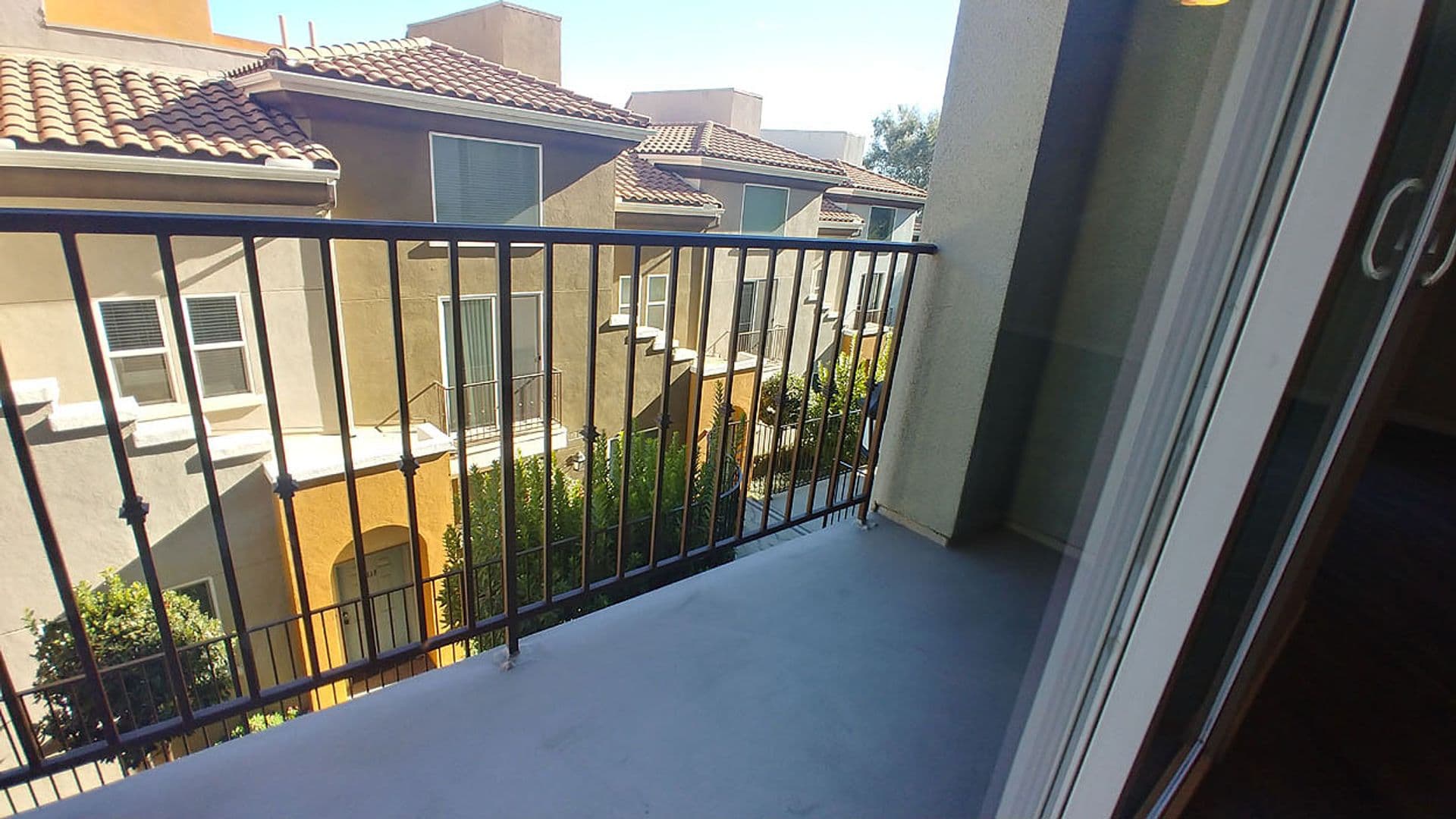 Granada Hills Apartment: 11541 Blucher Ave