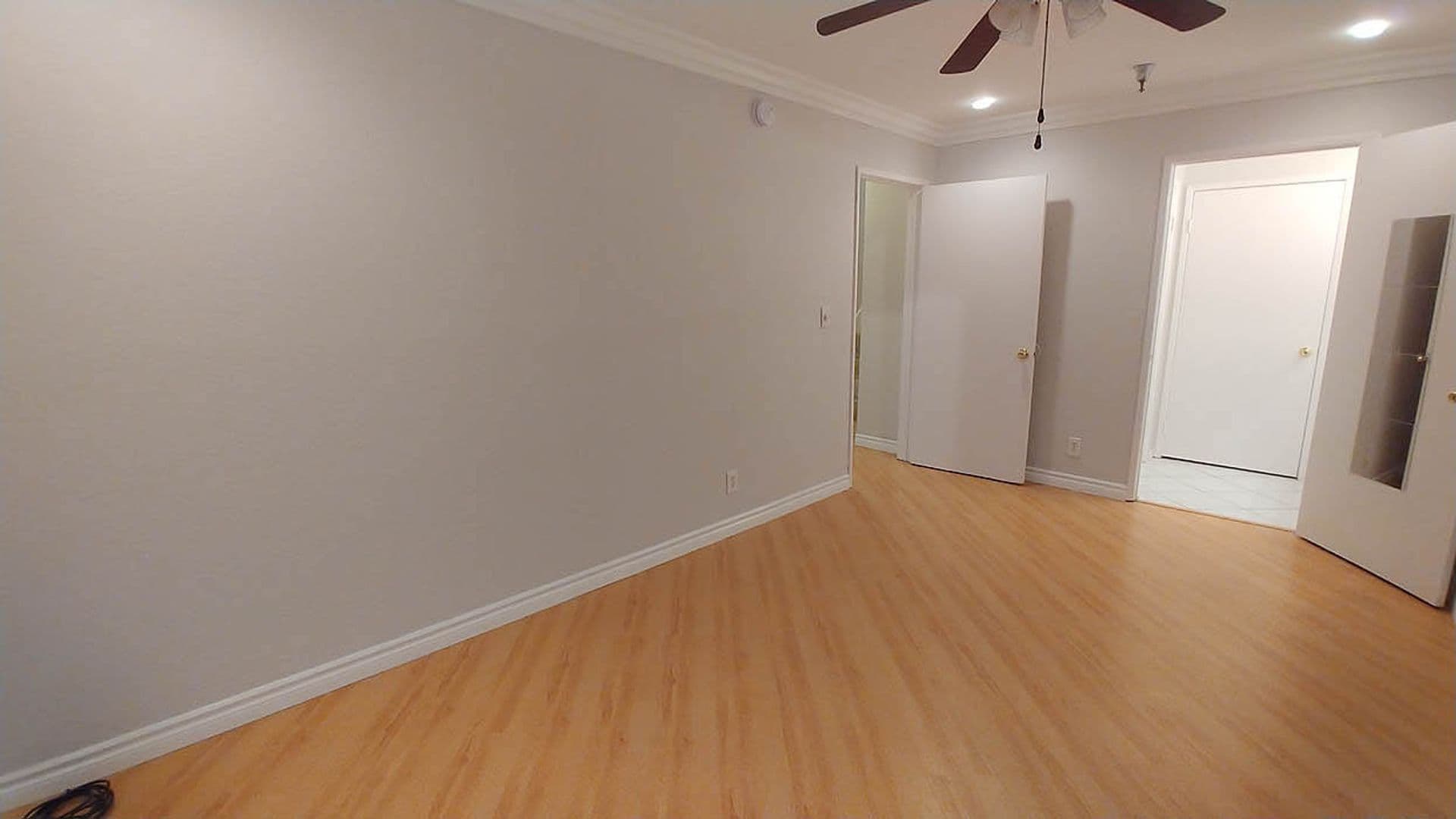 Hollywood Hills Apartment: 2069 N. Argyle Ave.