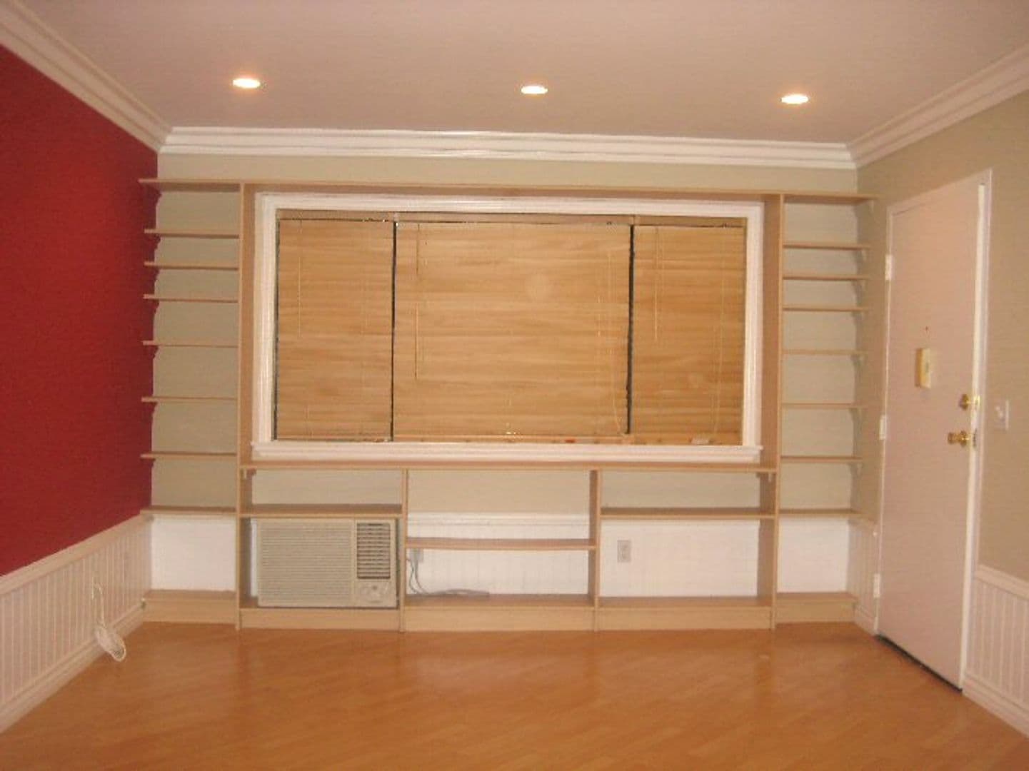 North Hills Apartment: 8950 Memory Park Ave.