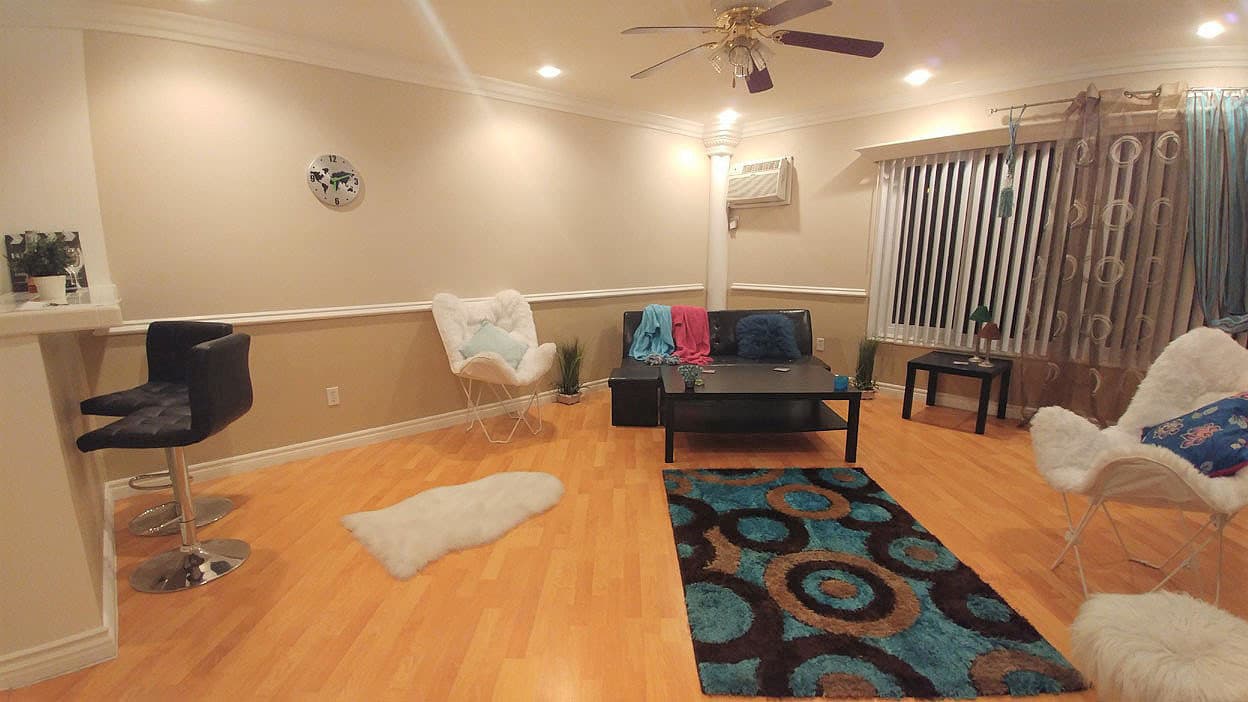 Hollywood Hills Apartment: 2212 N. Cahuenga Blvd.