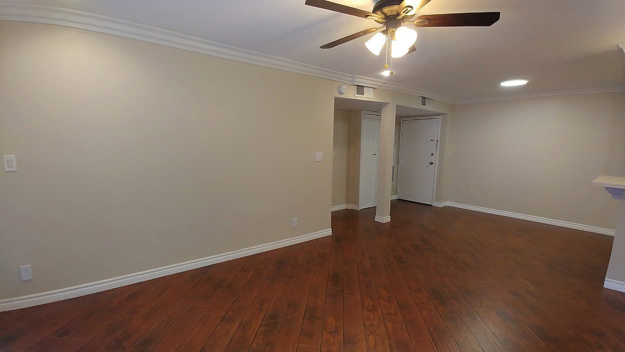 Toluca Lake Apartment: 10741 Camarillo St.