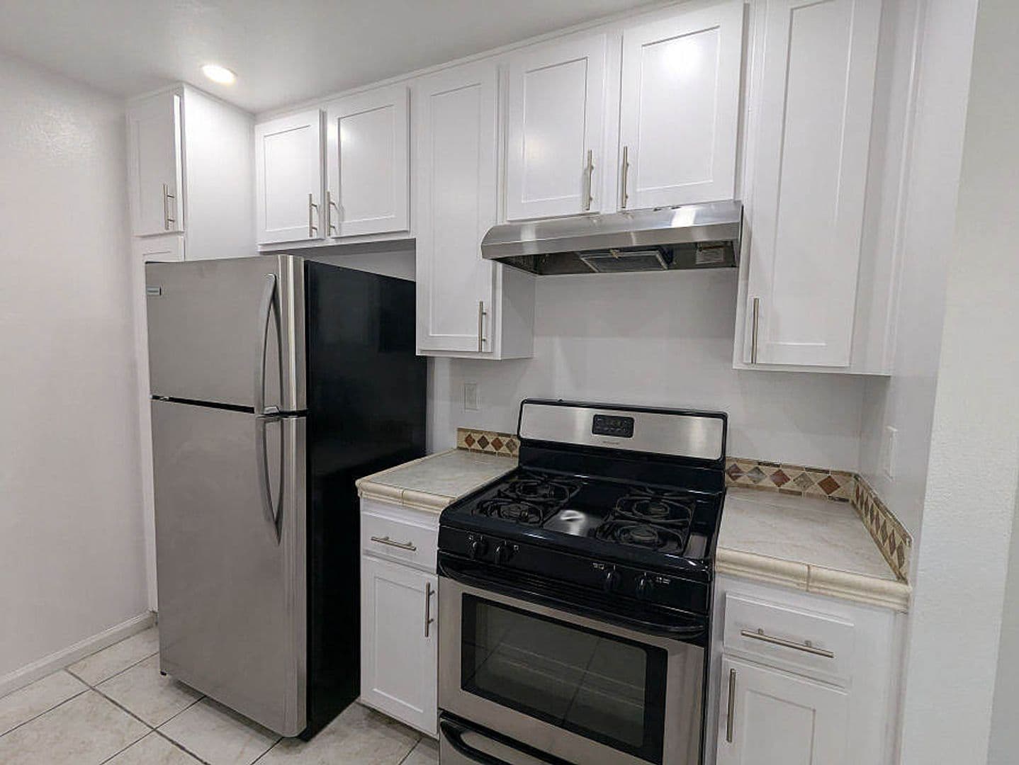 Toluca Lake Apartment: 10741 Camarillo St.