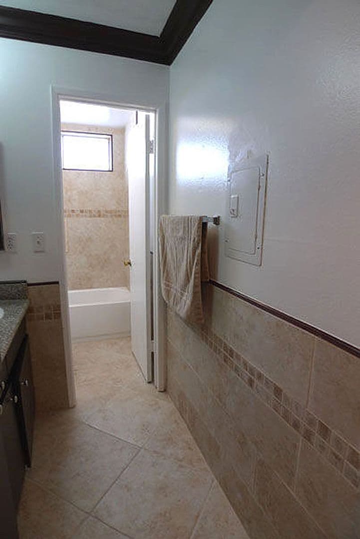 Studio City Apartment: 10937 Fruitland Dr.