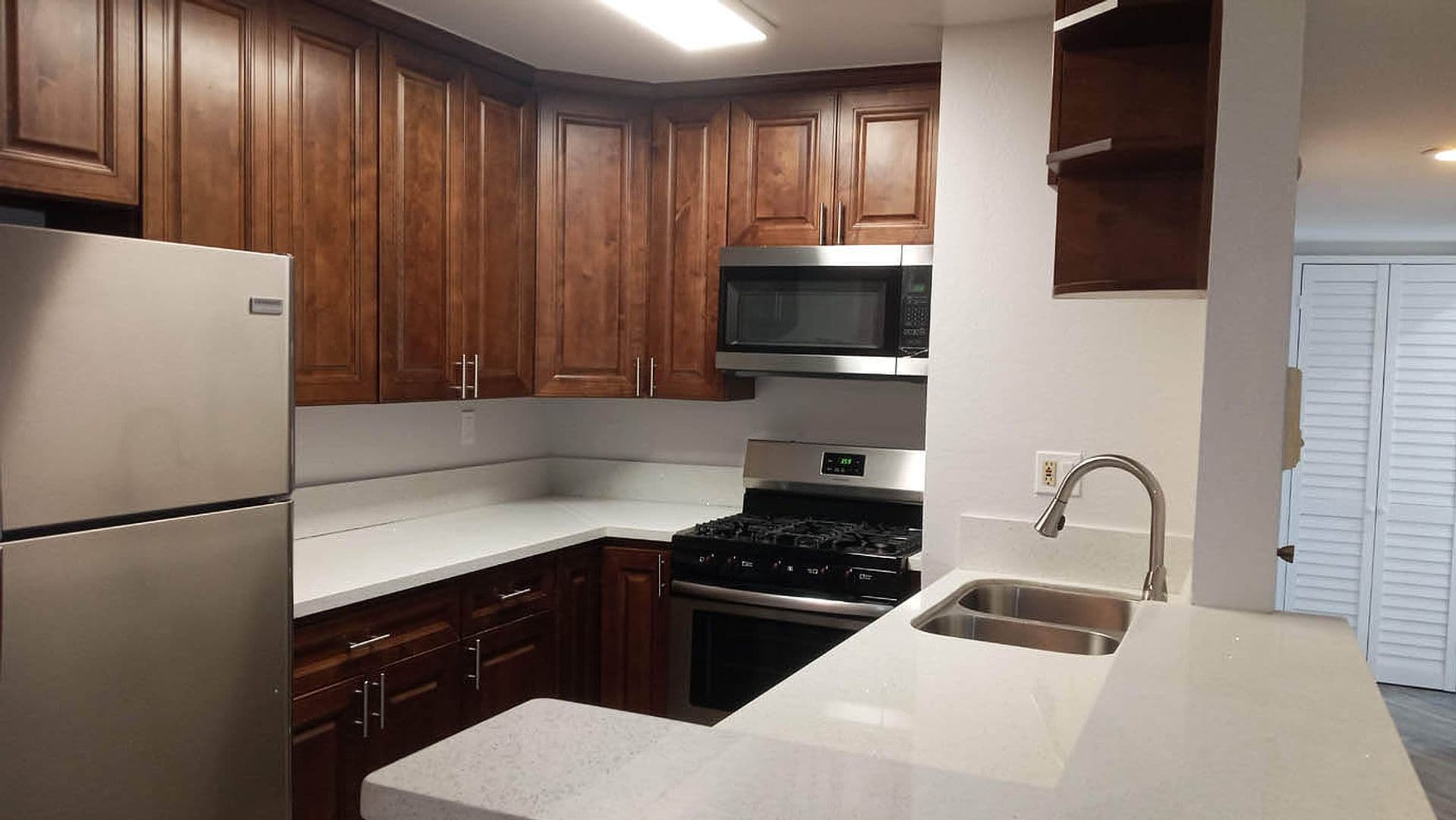 Van Nuys Apartment: 7440 N. Sepulveda Blvd.