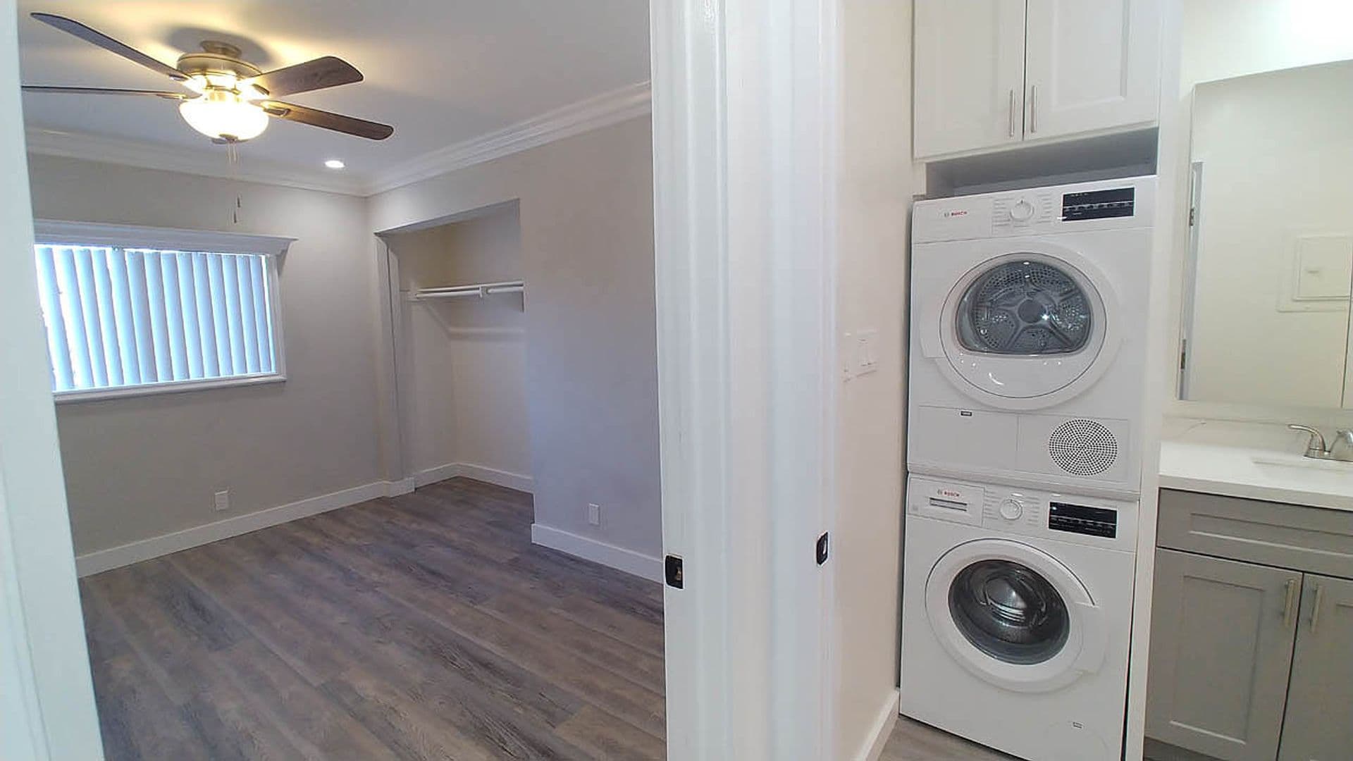 Hollywood Hills Apartment: 2020 N. Beachwood Dr.