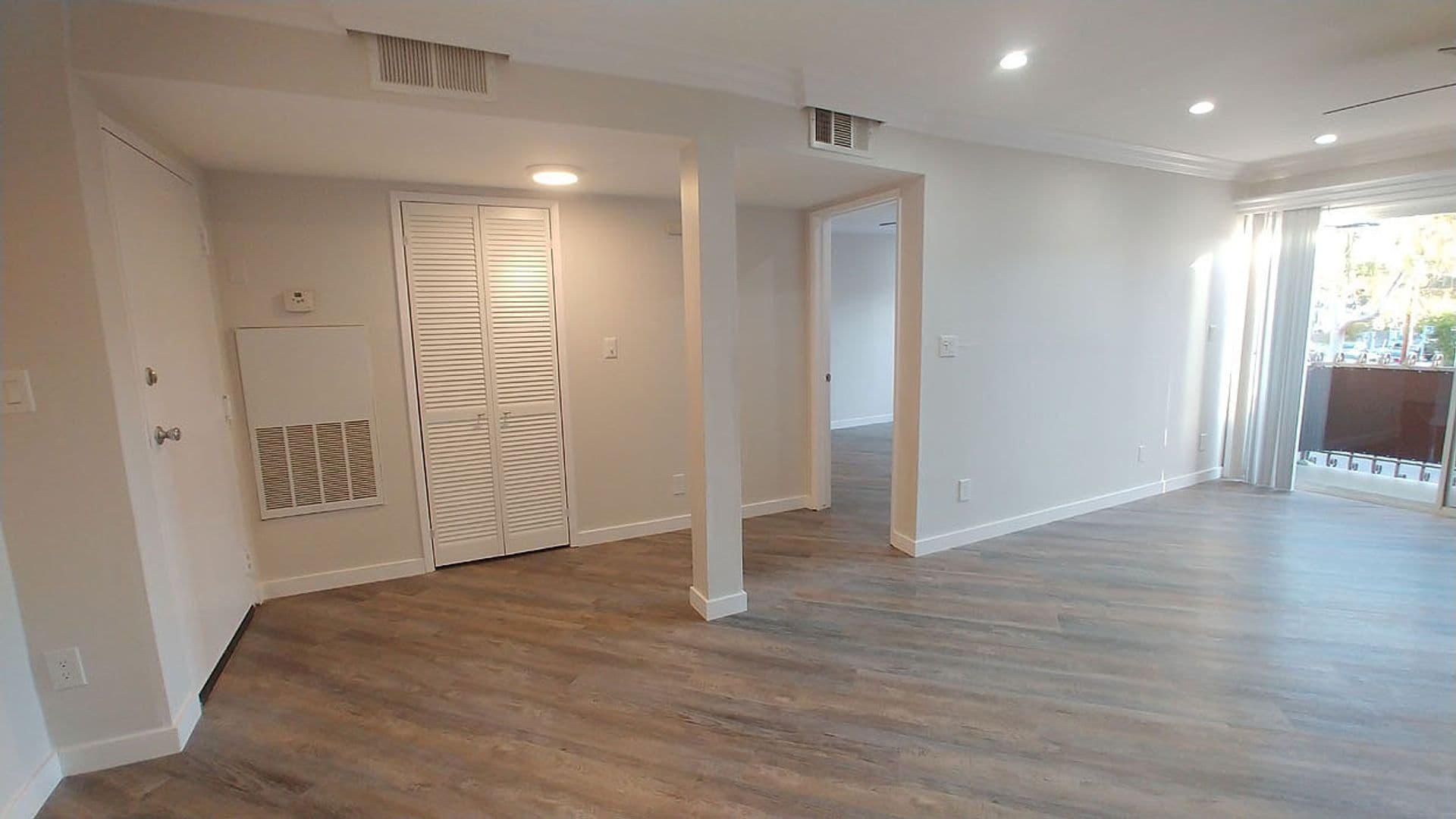 Toluca Lake Apartment: 10741 Camarillo St.