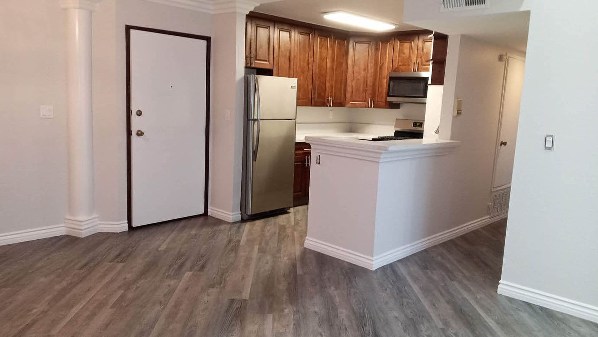Van Nuys Apartment: 7440 N. Sepulveda Blvd.